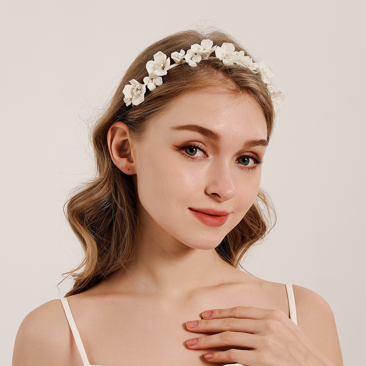 Efily Bride White Flower Hair  - đánh giá và giá Wedding Supply Store